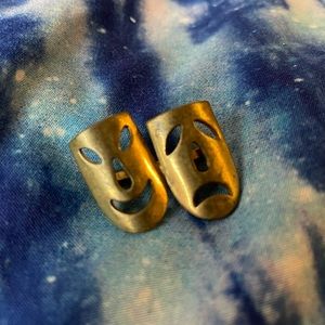 🚨Vintage Golden Drama Mask Pin